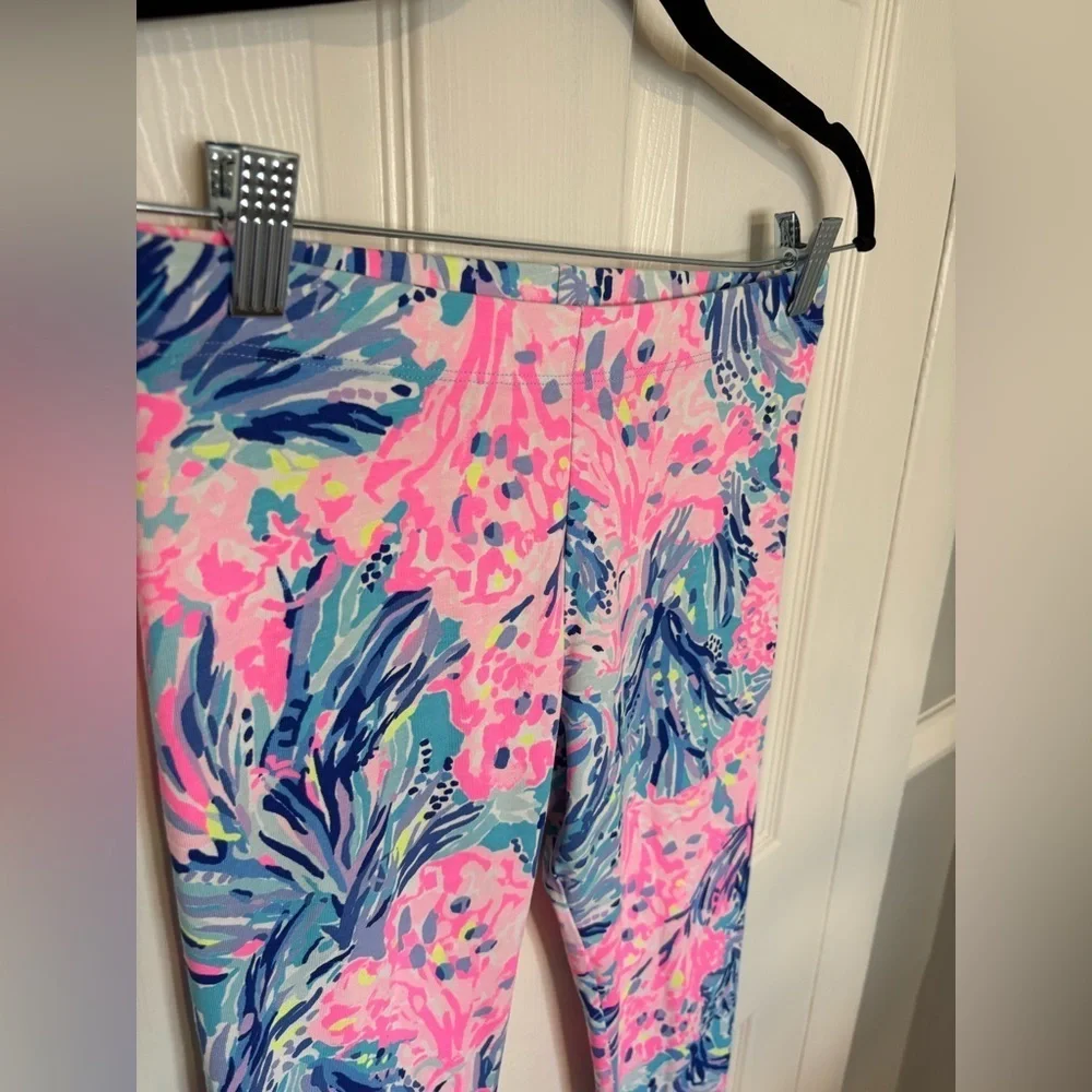 Lilly Pulitzer Coral Bay Maia Leggings – Girls Size XL – Fun & Preppy